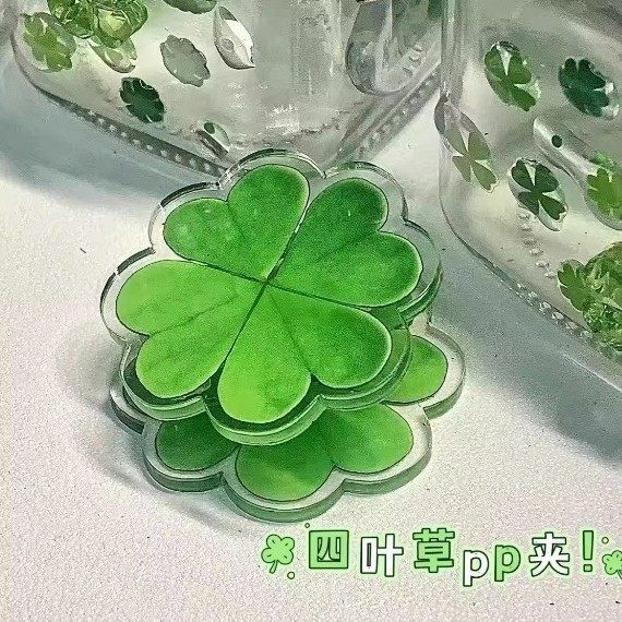 四つ葉のクローバークリップ