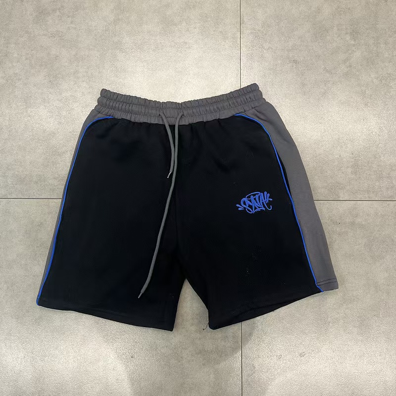 8881 グレーと黒のショートパンツ