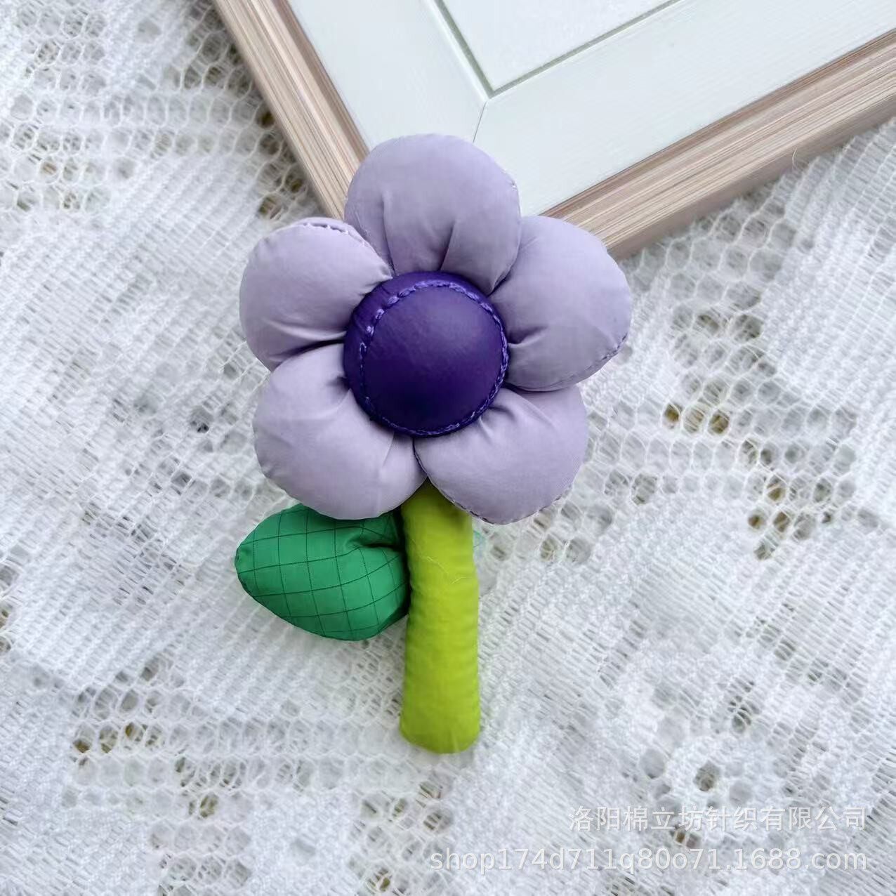 小さな花のブローチ パープル