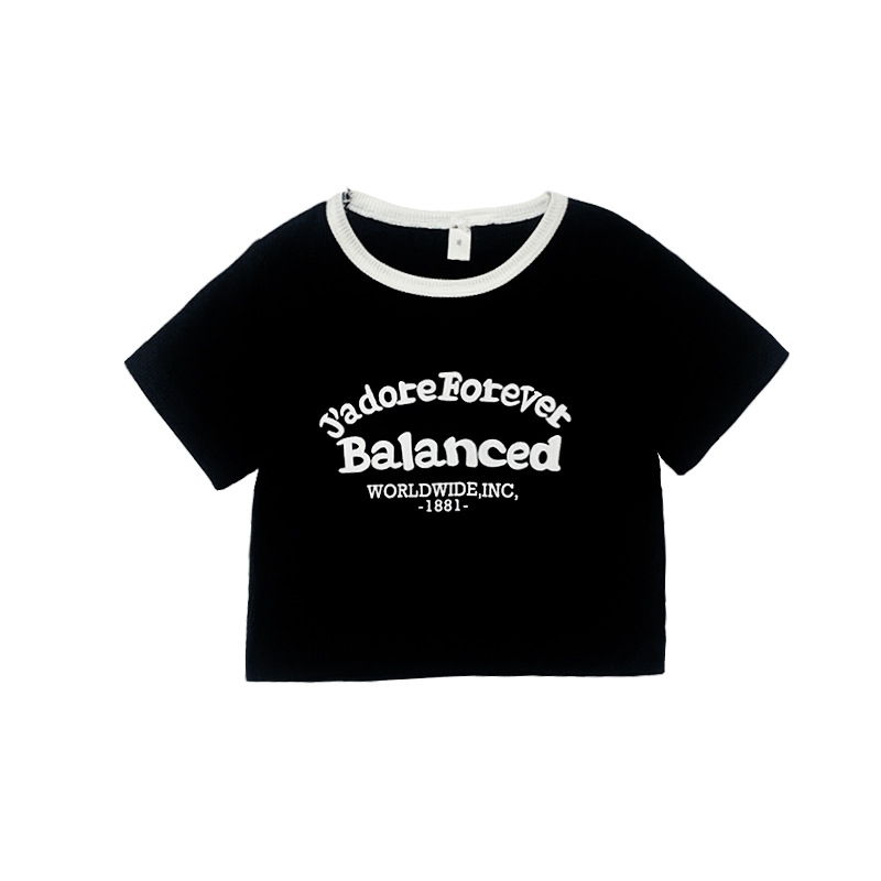 黒いTシャツ