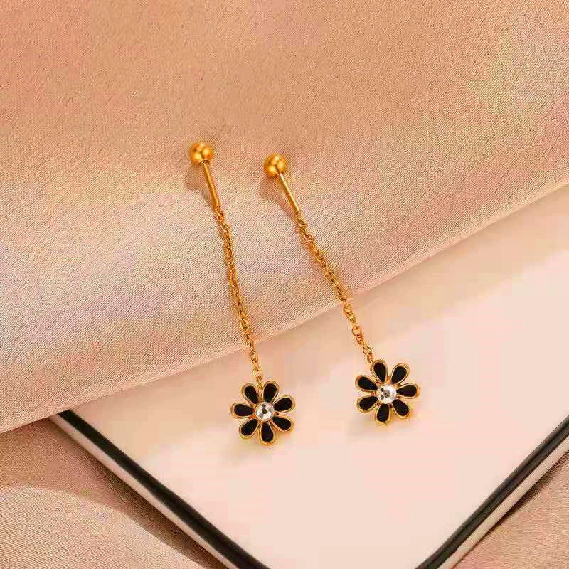 ゴールドのオイルドデイジーイヤーワイヤー