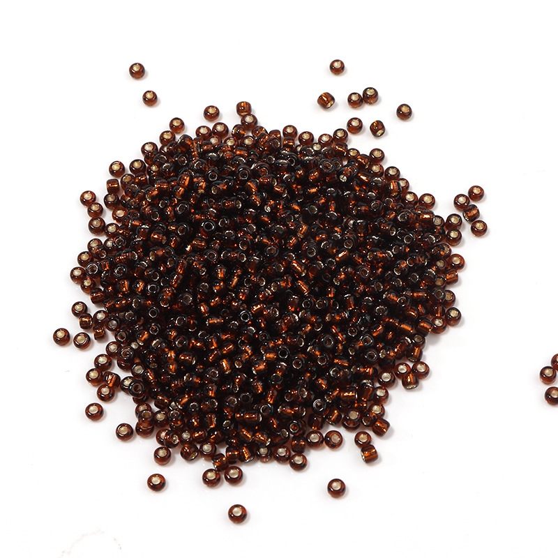 濃いコーヒー色