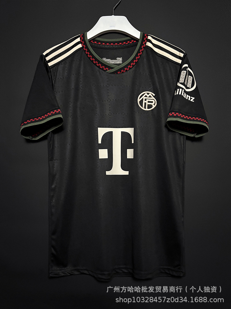 25-26 バイエルンの 2 つのアウェイゲーム