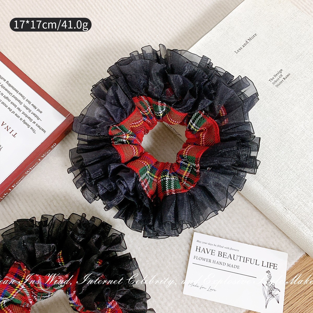 黒と赤のコントラスト