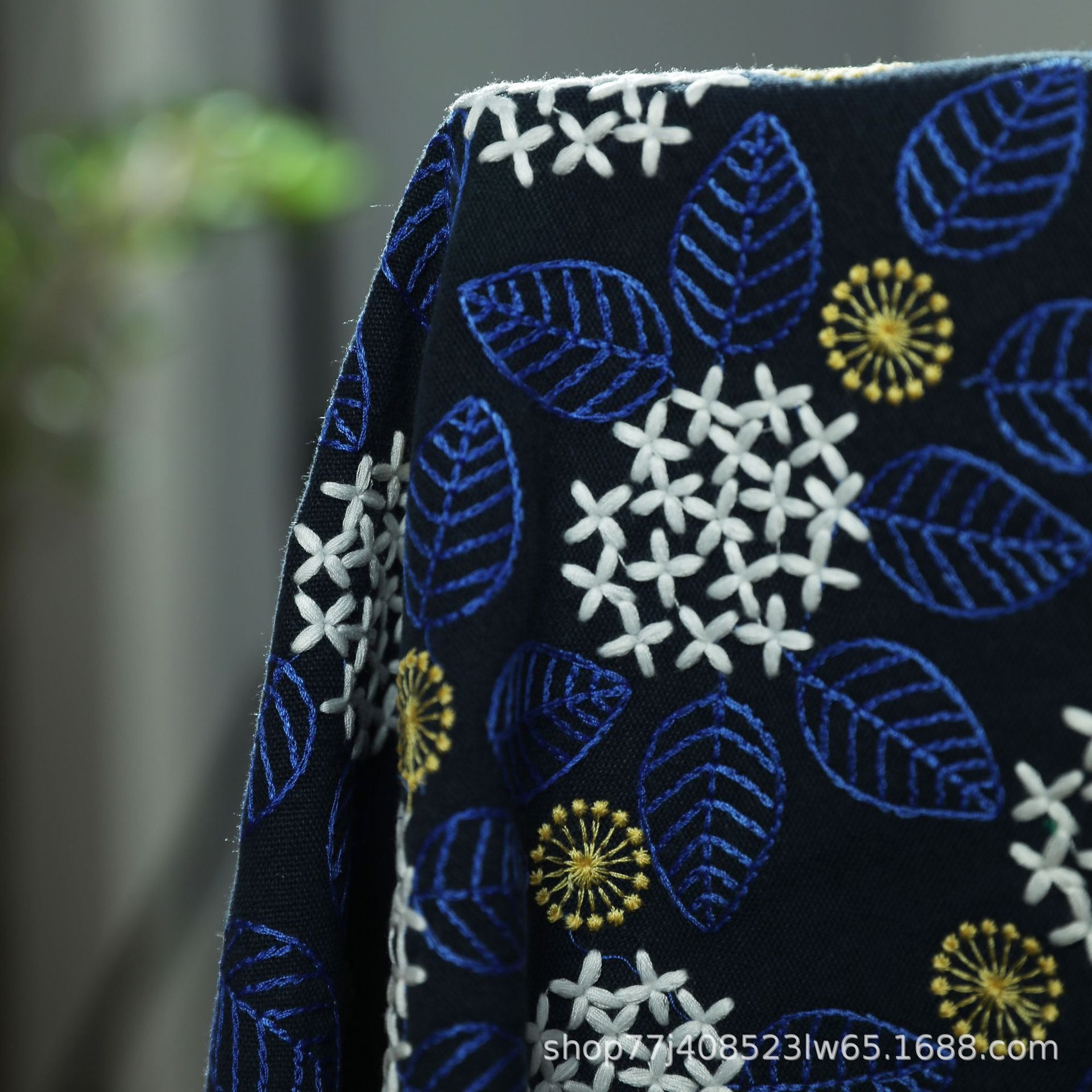 E8841-D ネイビーブルー（幅125cm、綿70％、麻30％）