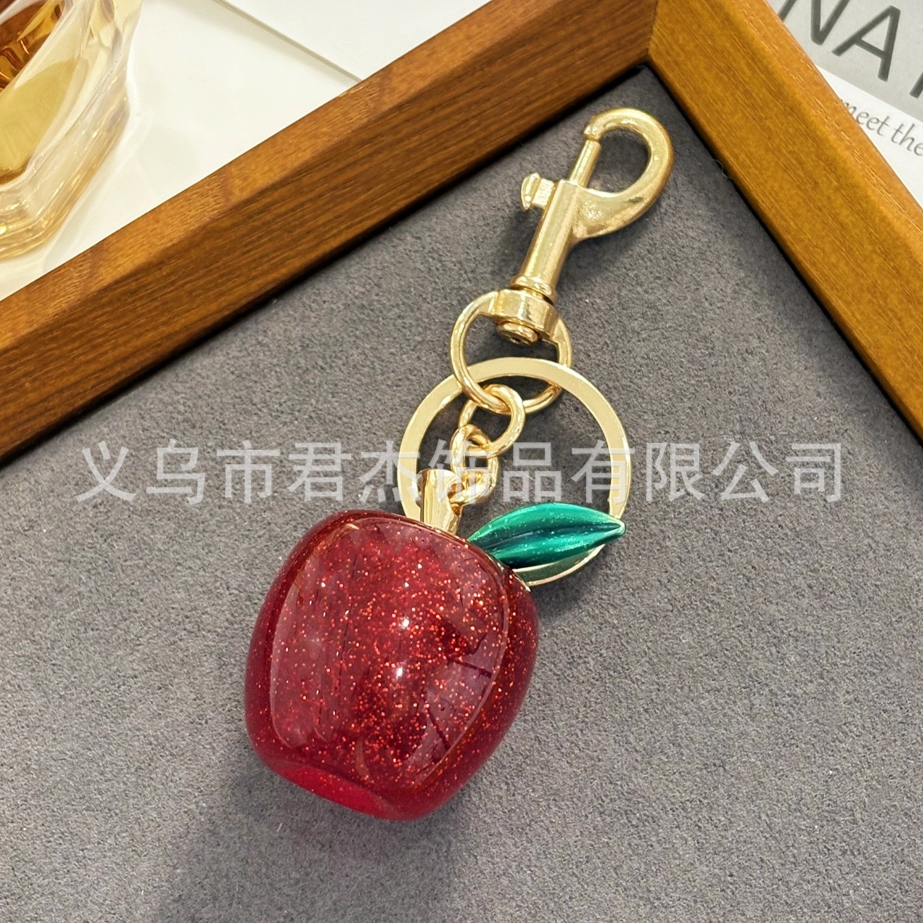 ACK25-068 レッドアップル