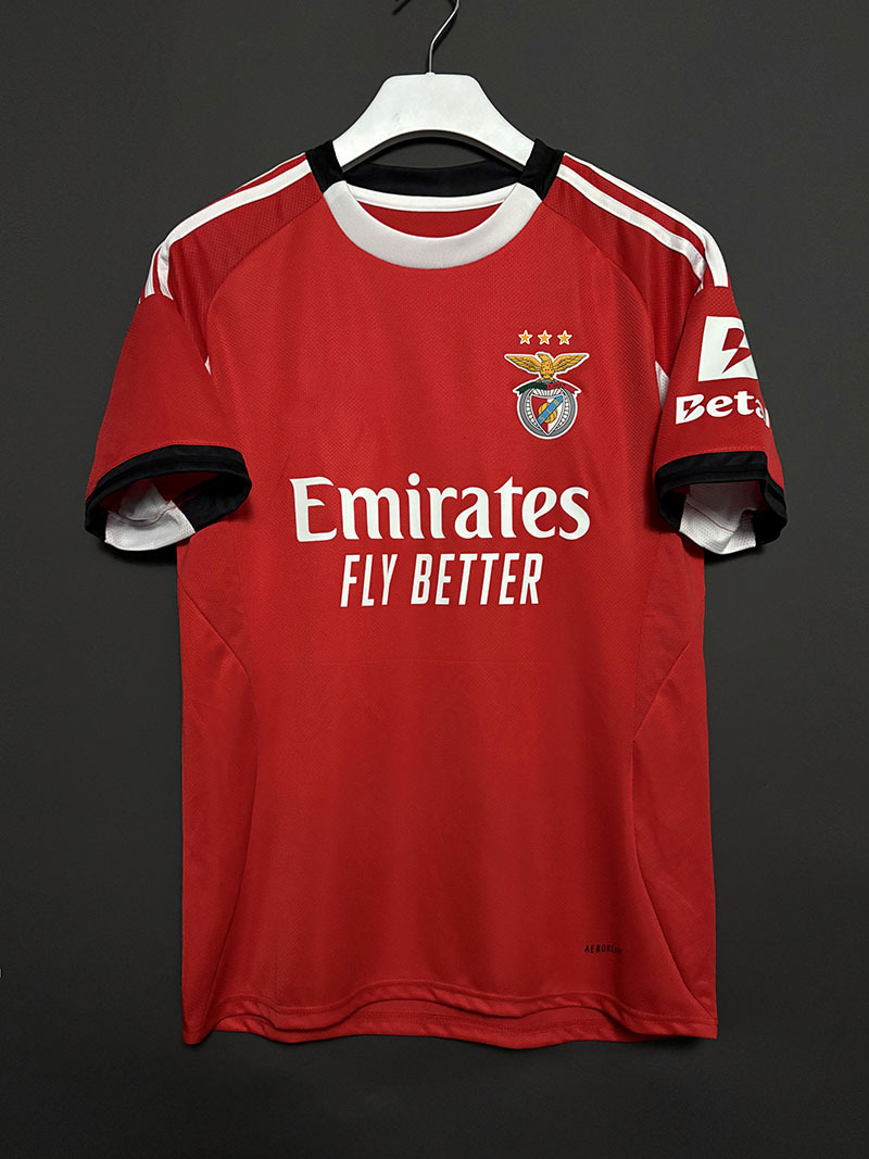 25-26 ベンフィカのホームコート