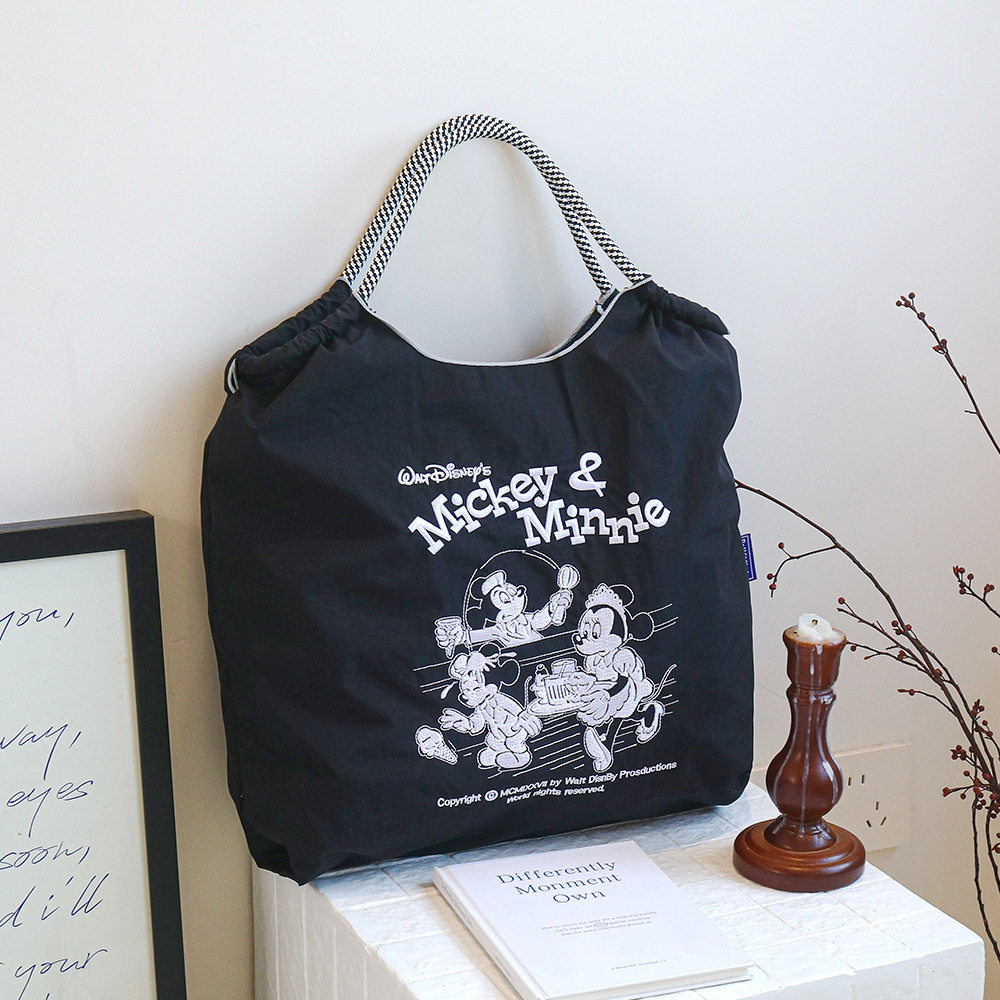 ブラック・ミッキーマウス・アイスクリーム