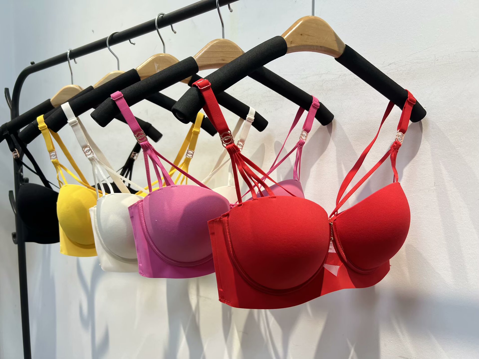 ローズレッド F158#ダイヤモンドなしのシングルブラ