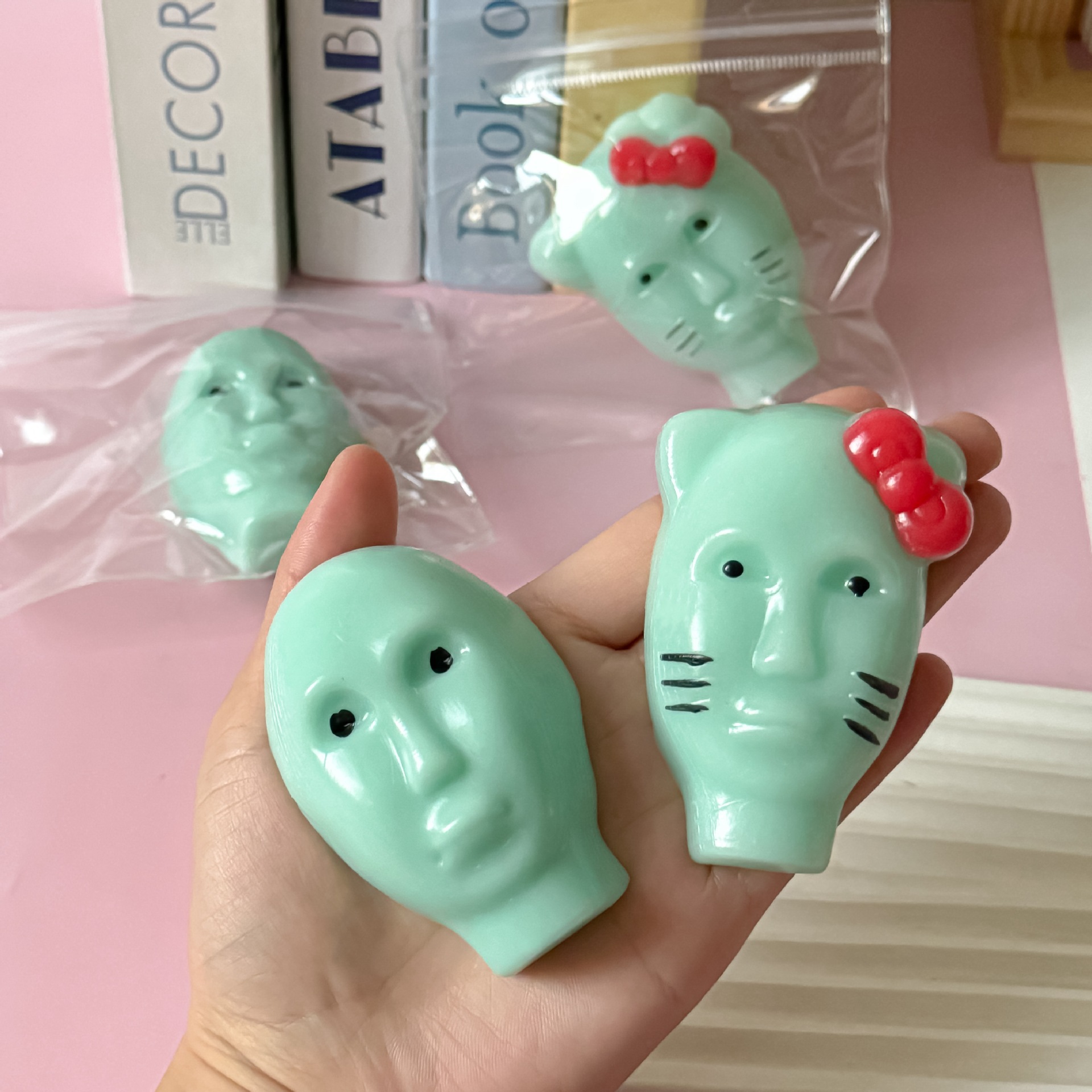 女性のエイリアン