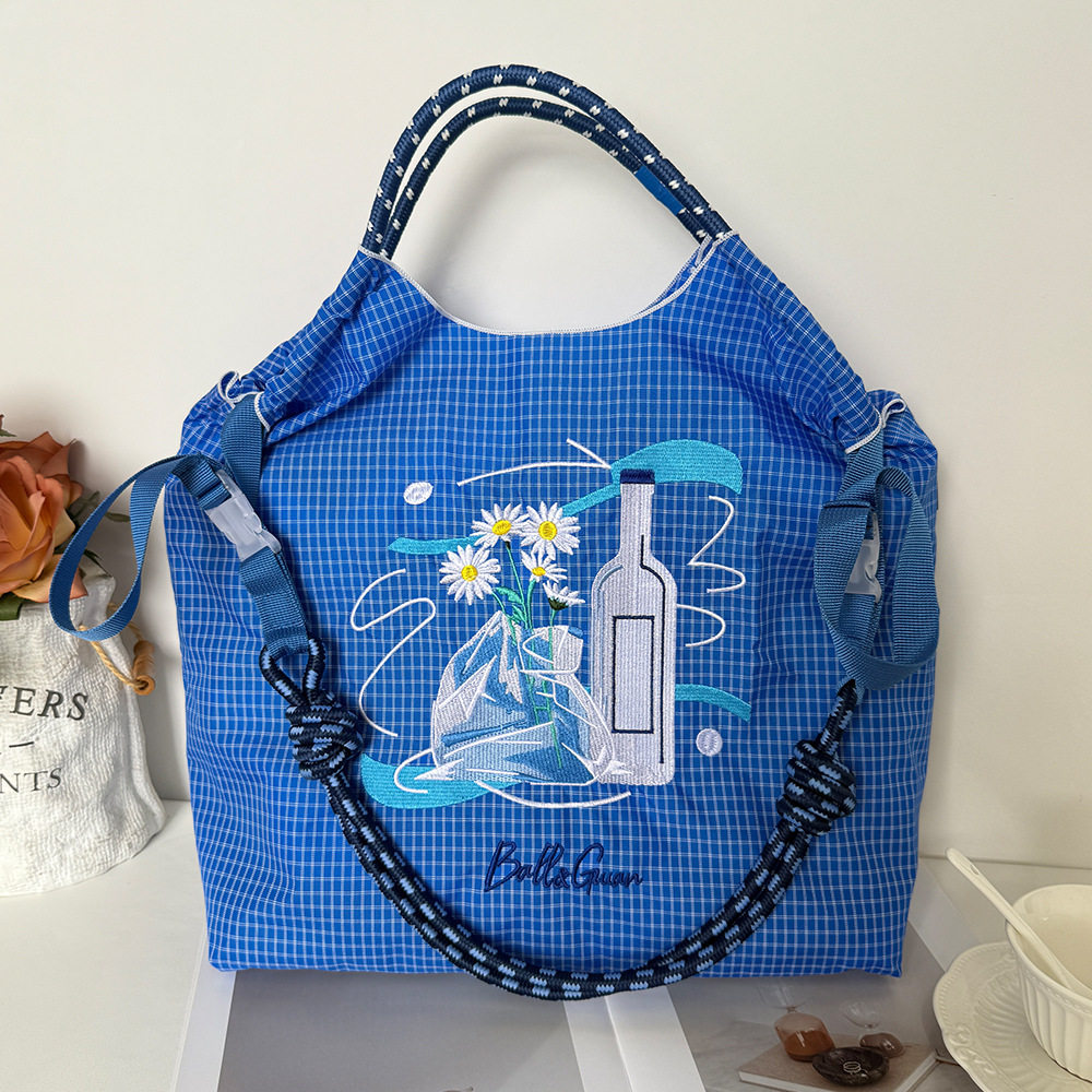 青い花とボトル(ショルダーストラップは付属しません)