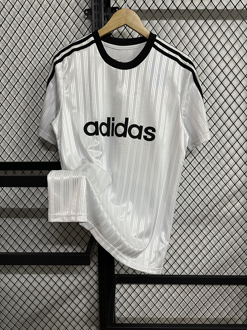 25-26 クローバーホワイト