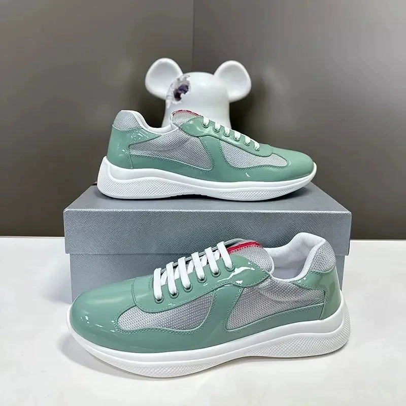 スペースグレイ