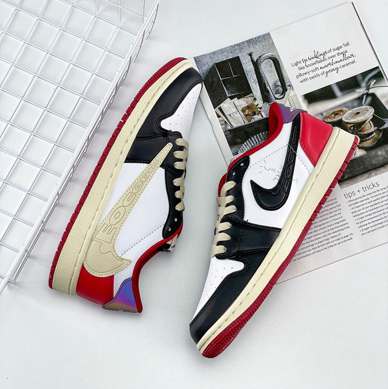 aj1 ロートップ白と赤のバーブ