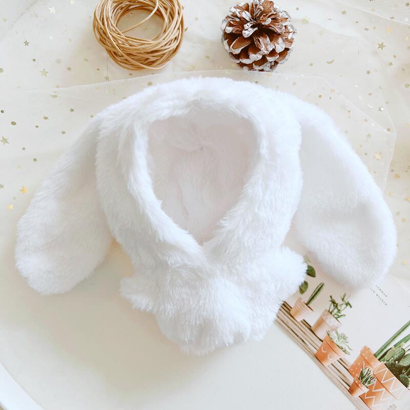 白い光のウサギは口の服を収めます。