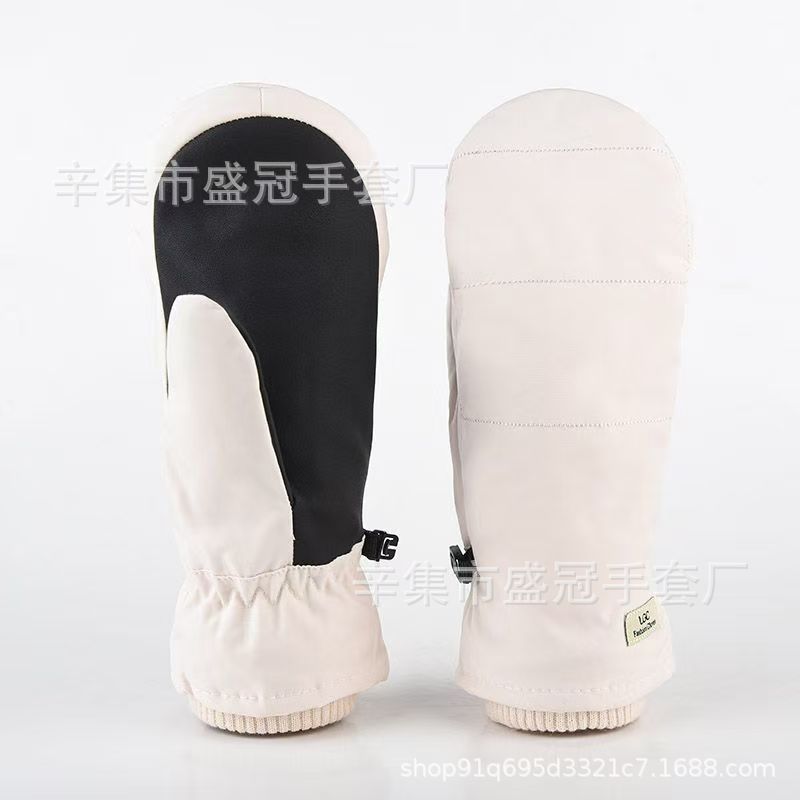 ネイリ・ルコウ・ホワイト