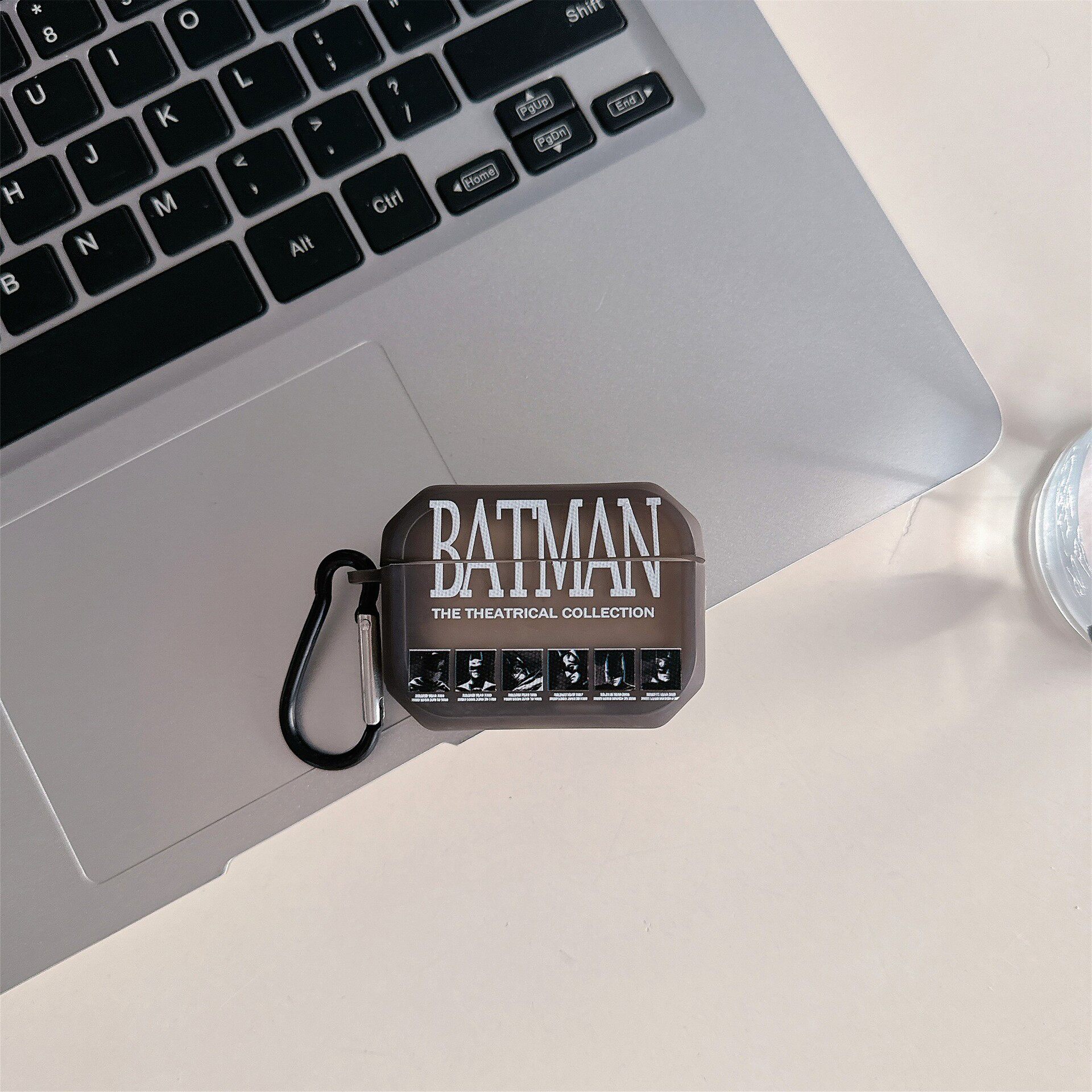 図 25 に示すように (スプリング バックル付き)