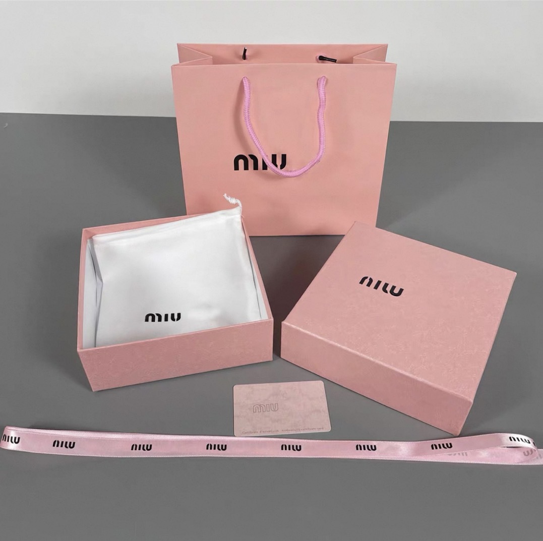 ベルト箱+紙袋+付属品 17*17*6
