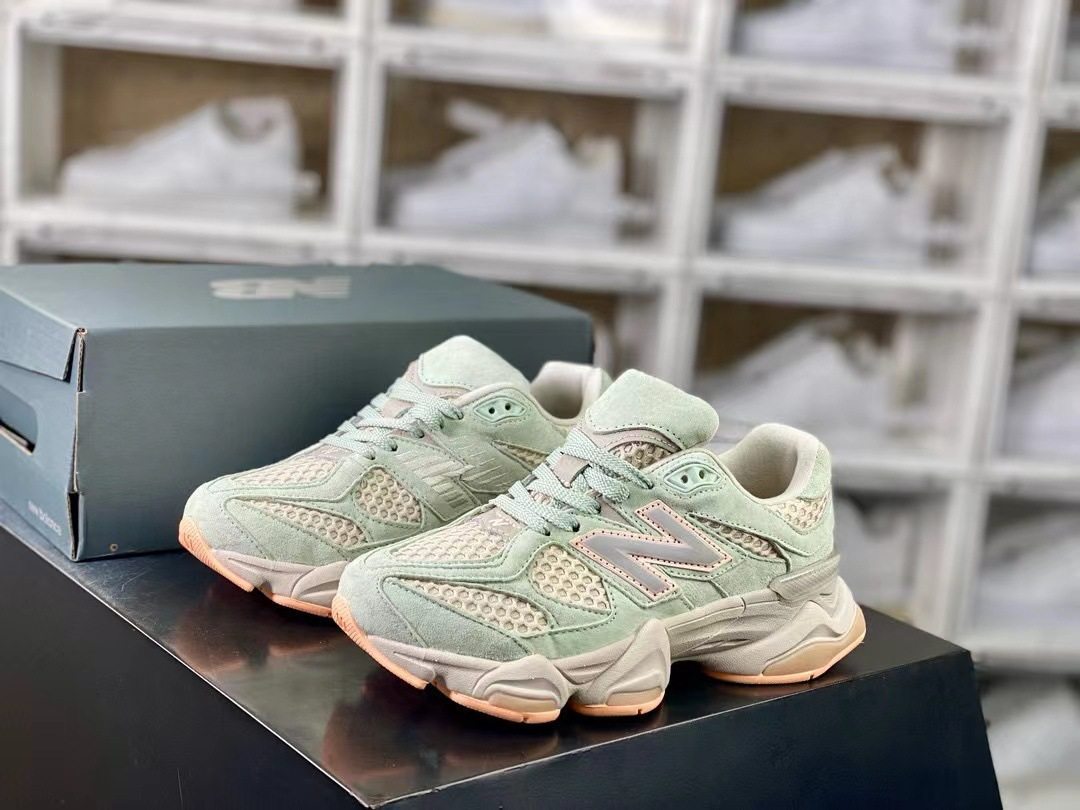 ライトグリーン