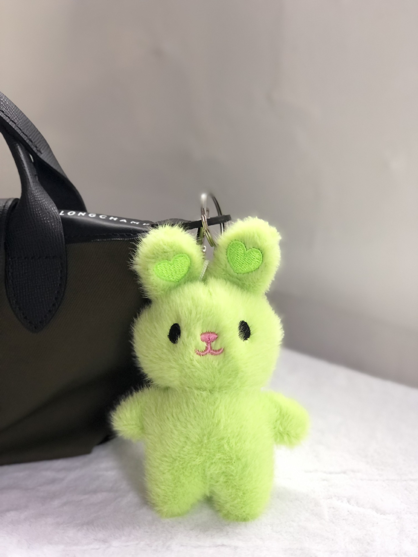 小さな緑のウサギ