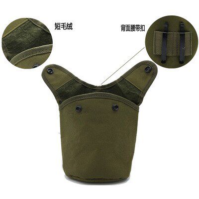 普通の緑のポケットバッグ