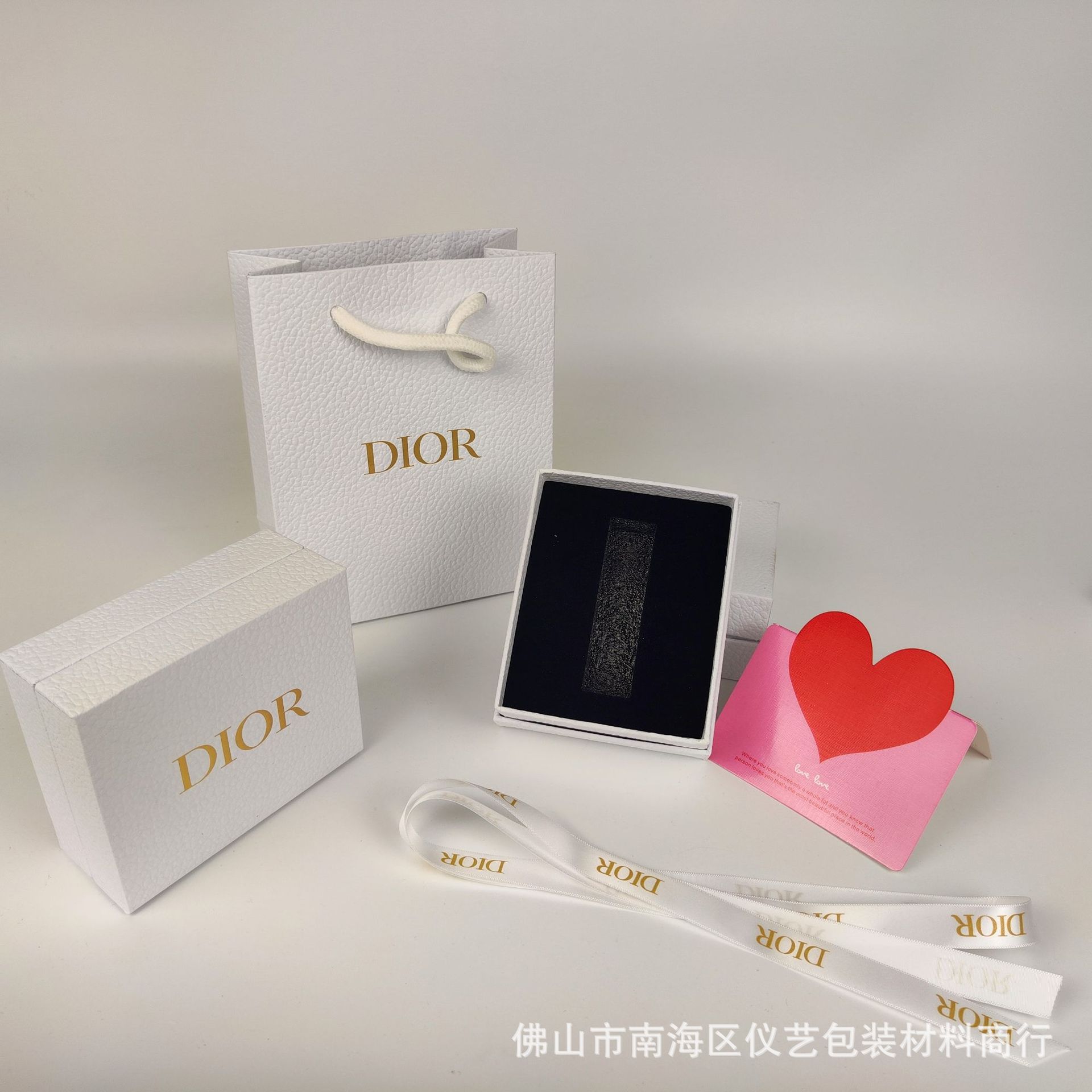 ゴールドの Dijia リップスティック ボックス