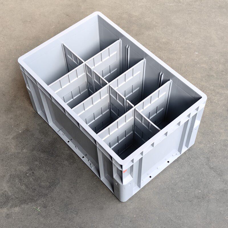 ライトグレーの8グリッド