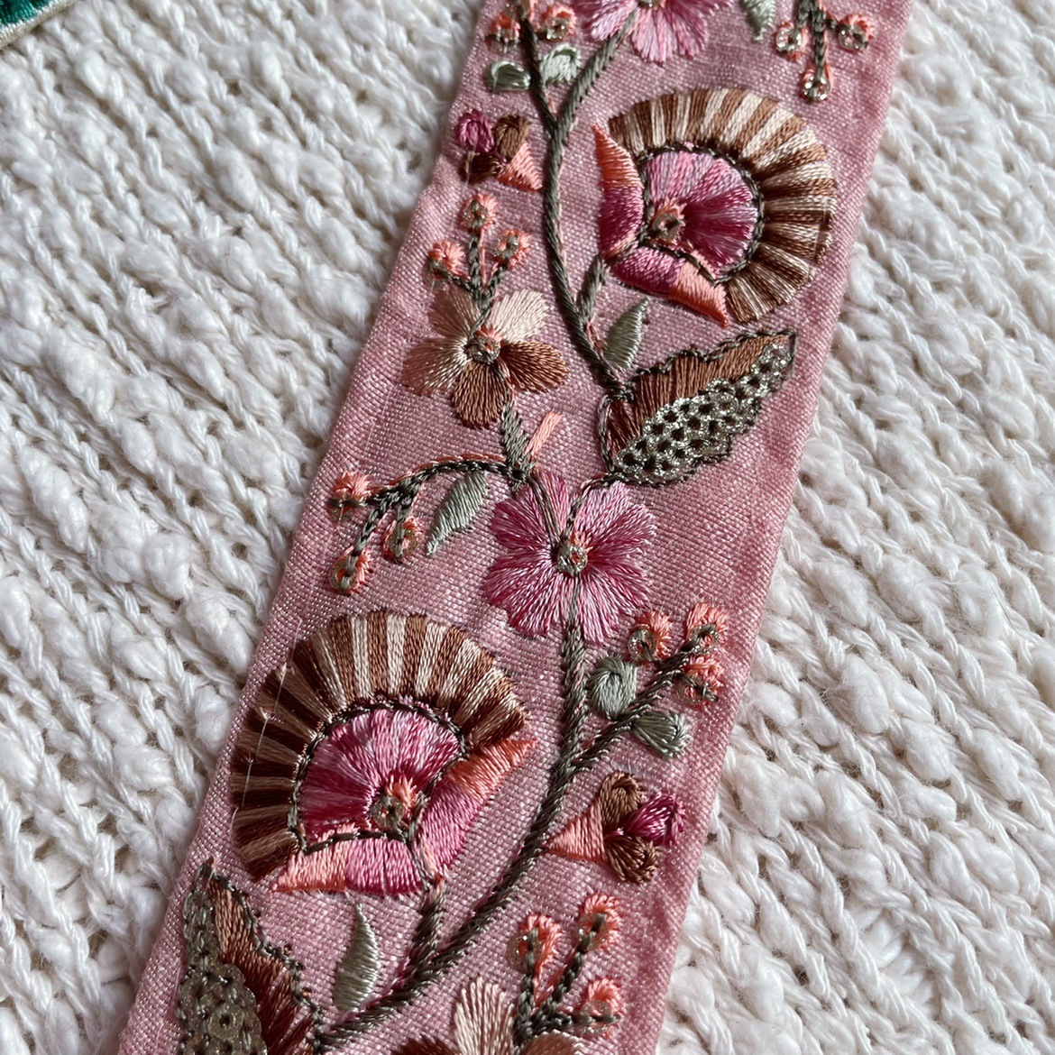 赤の0.5メートル