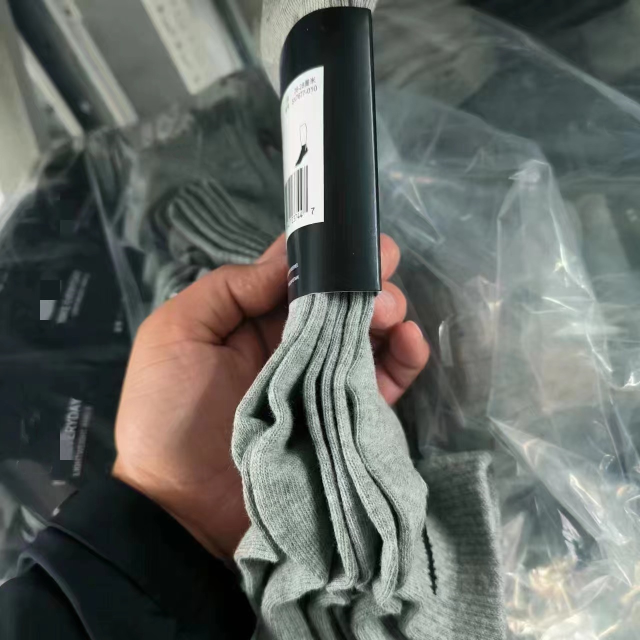 フォーシーズンズ シン ミディアム チューブ グレー