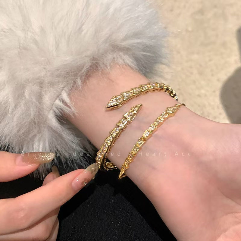 ゴールドフルダイヤモンドスネークブレスレット(合金素材)