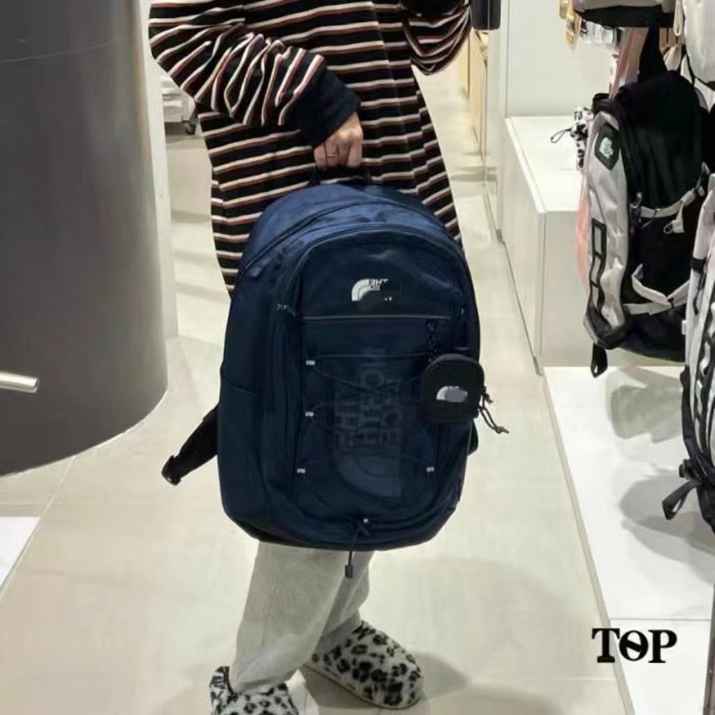 ブルーのギフトショッピングバッグ