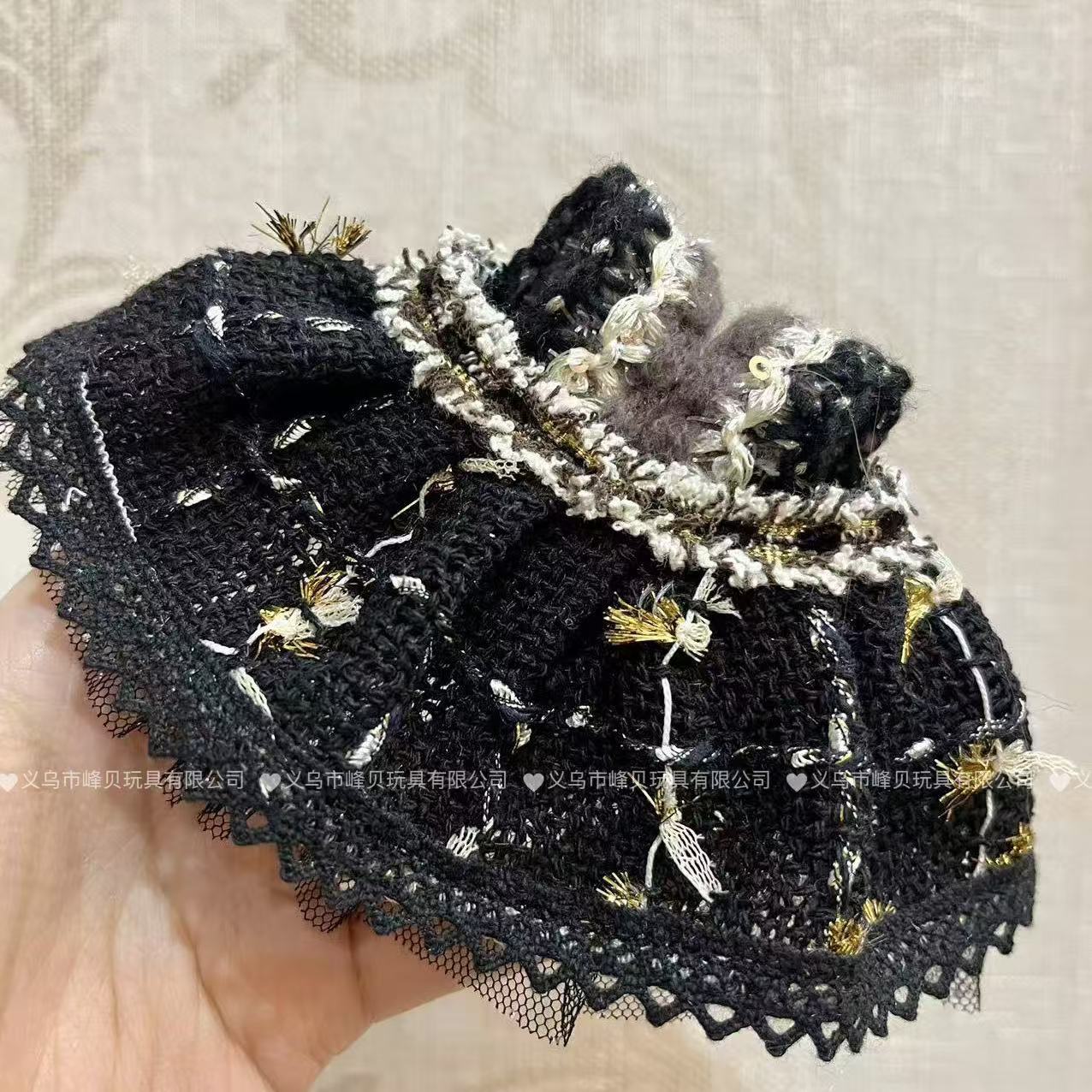 黒と白のコントラストのチェック柄中空プリンセスドレス