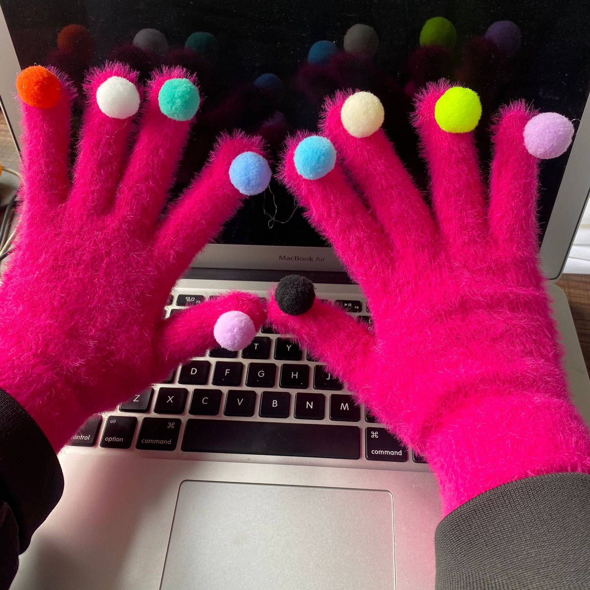 ミンクファー ローズレッド【毛玉ランダムカラー】