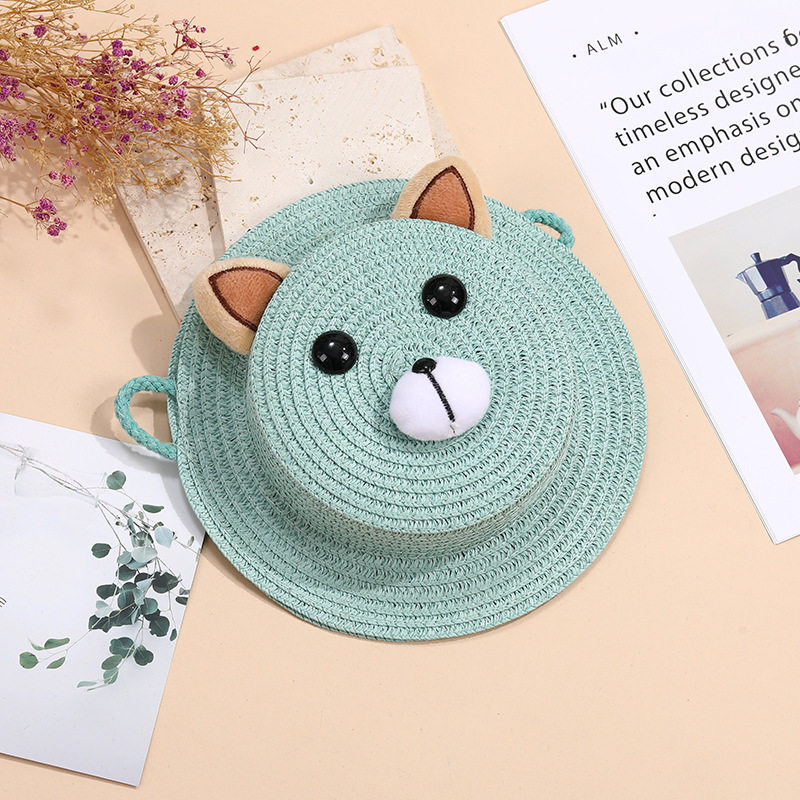 青い子犬の耳、目、口