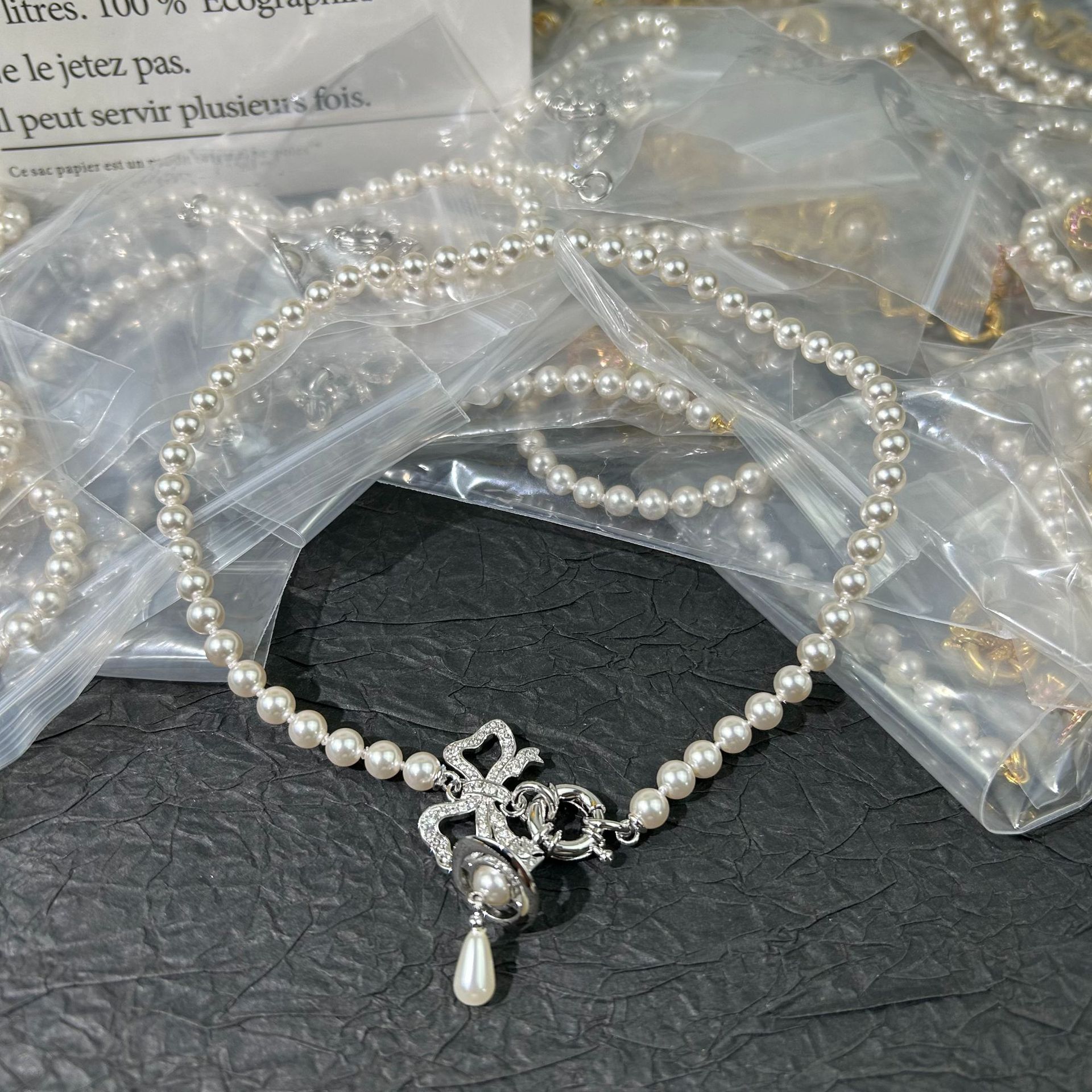 シルバー土星ネックレス