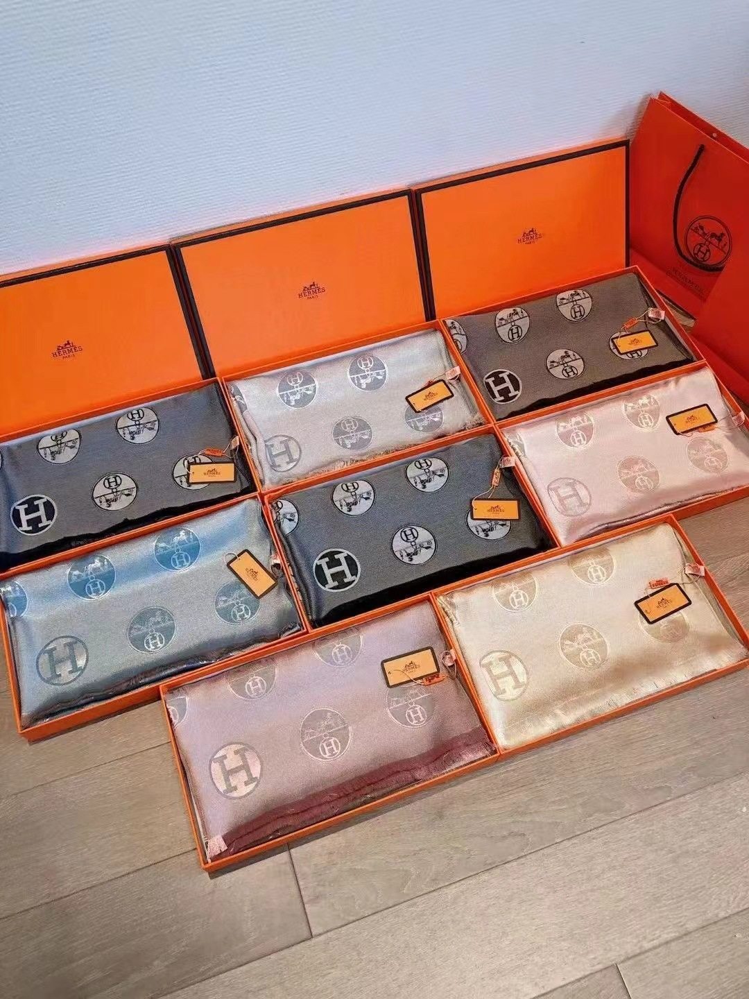 H（正しい文字色はすべて）