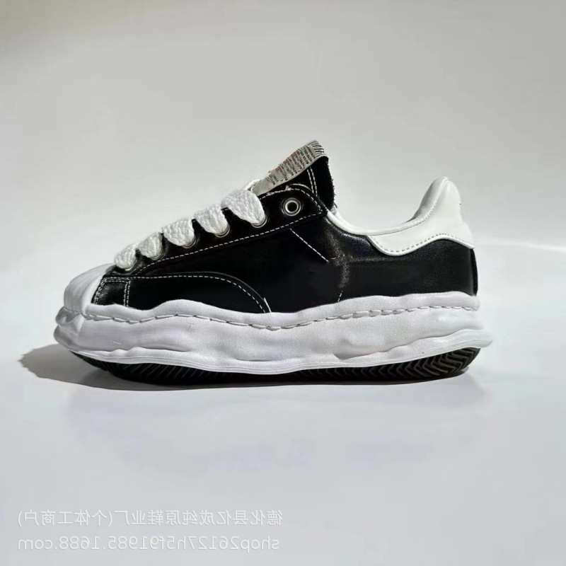 ブラックレザーゴールド