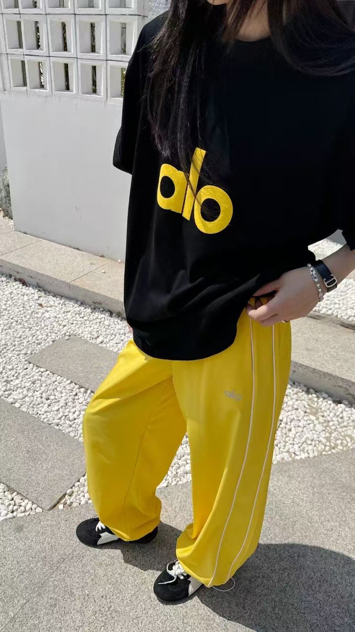 黄色