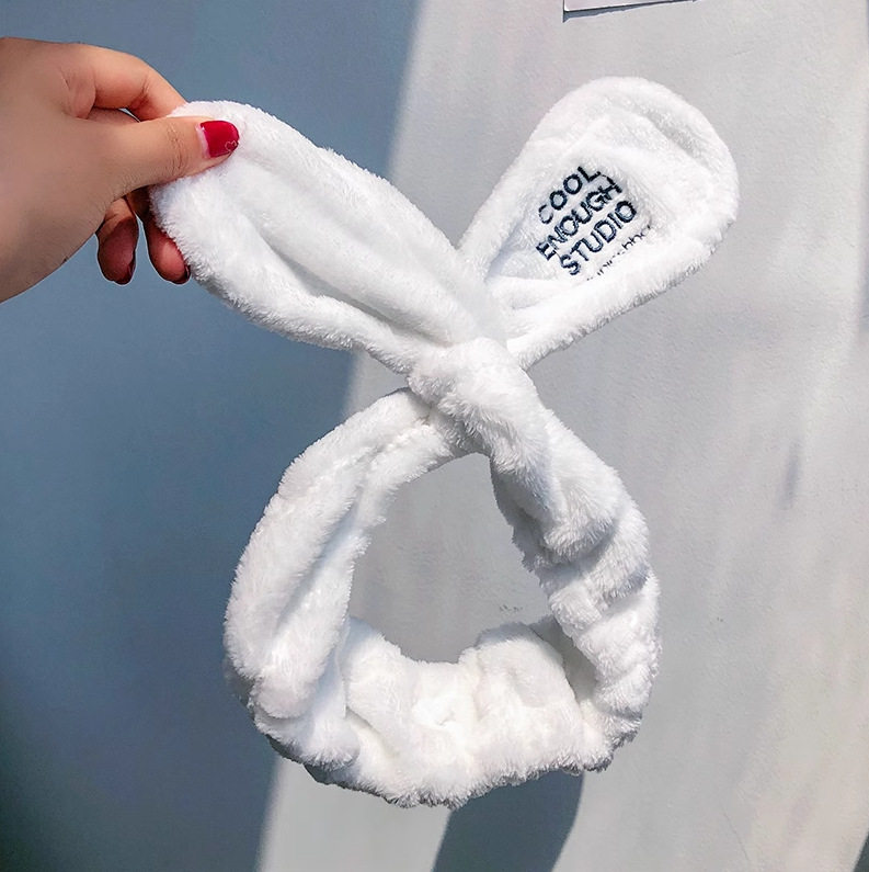 50#白いウサギ耳ヘア