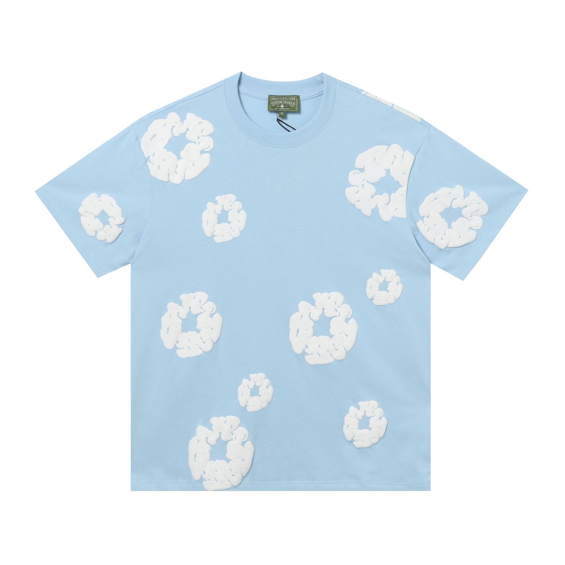 ライトブルーのTシャツ