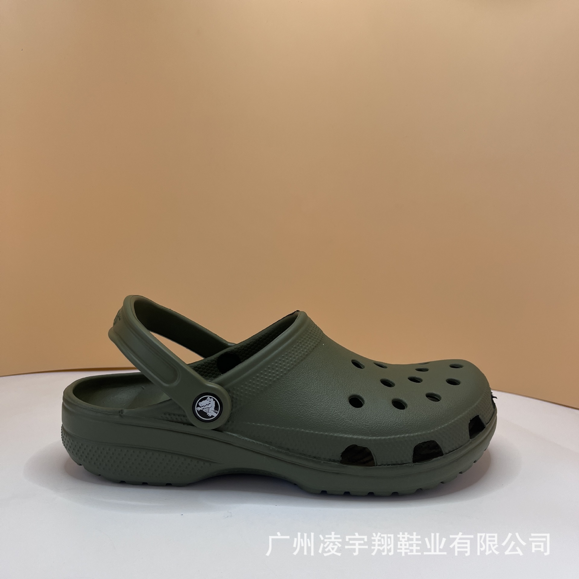 アーミーグリーン