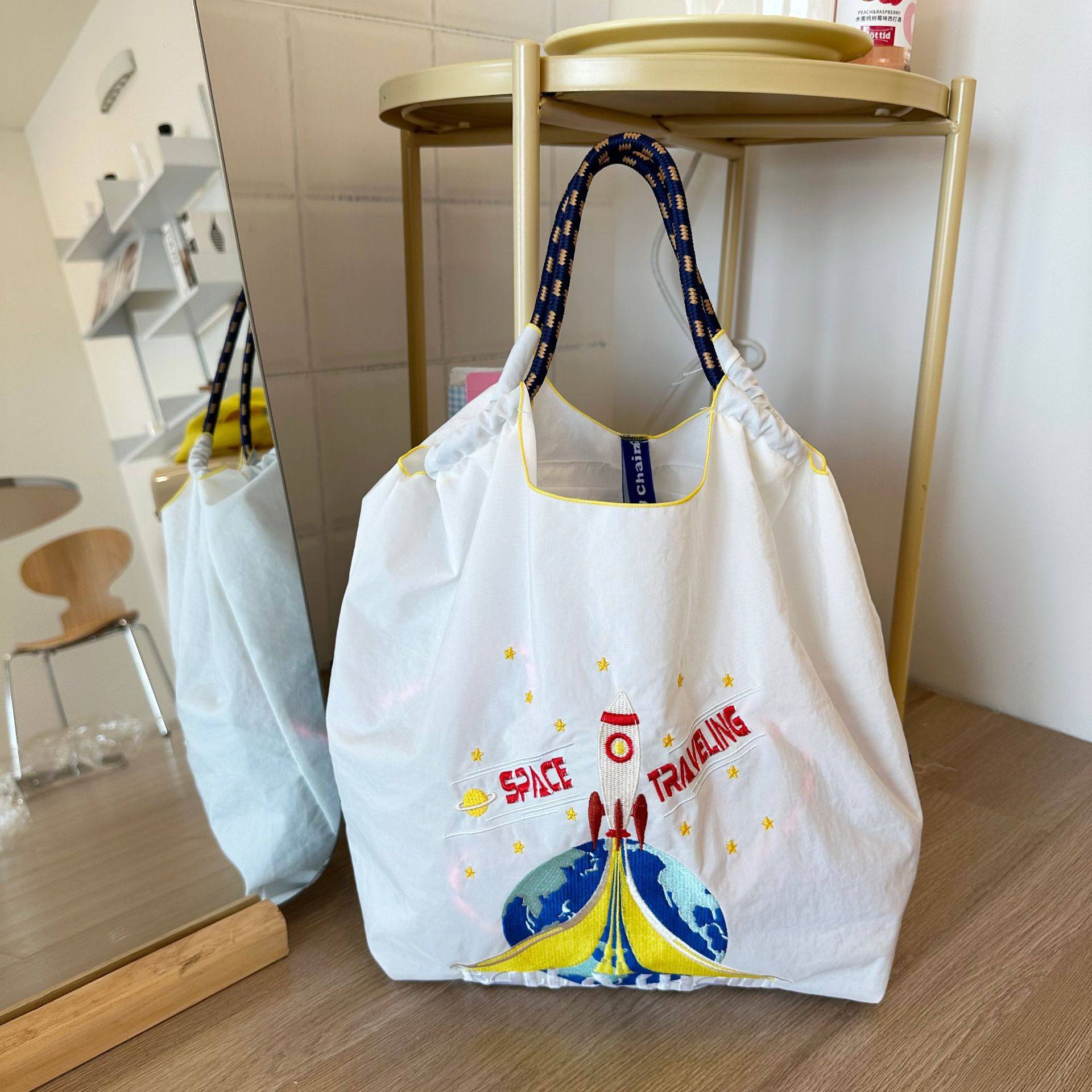 ロケットホワイト（ショルダーストラップを除く）