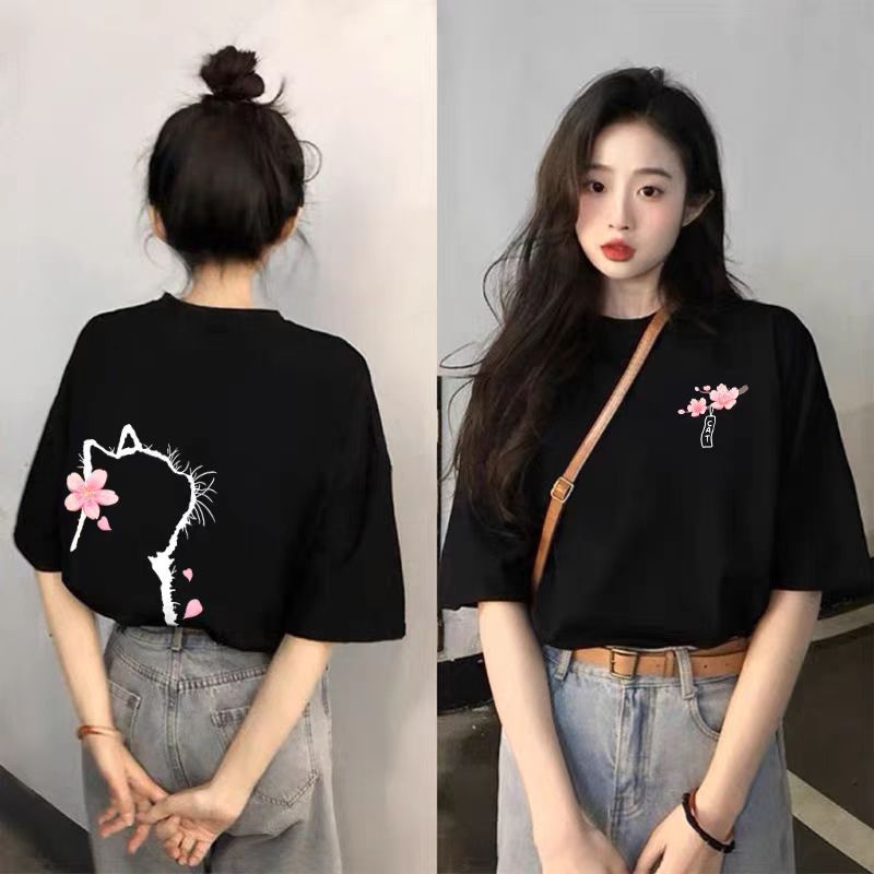 黒 - 花を着た子猫 [前後写真]