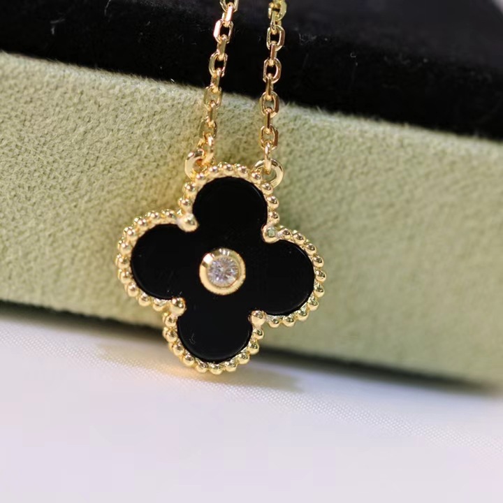 ゴールドブラック