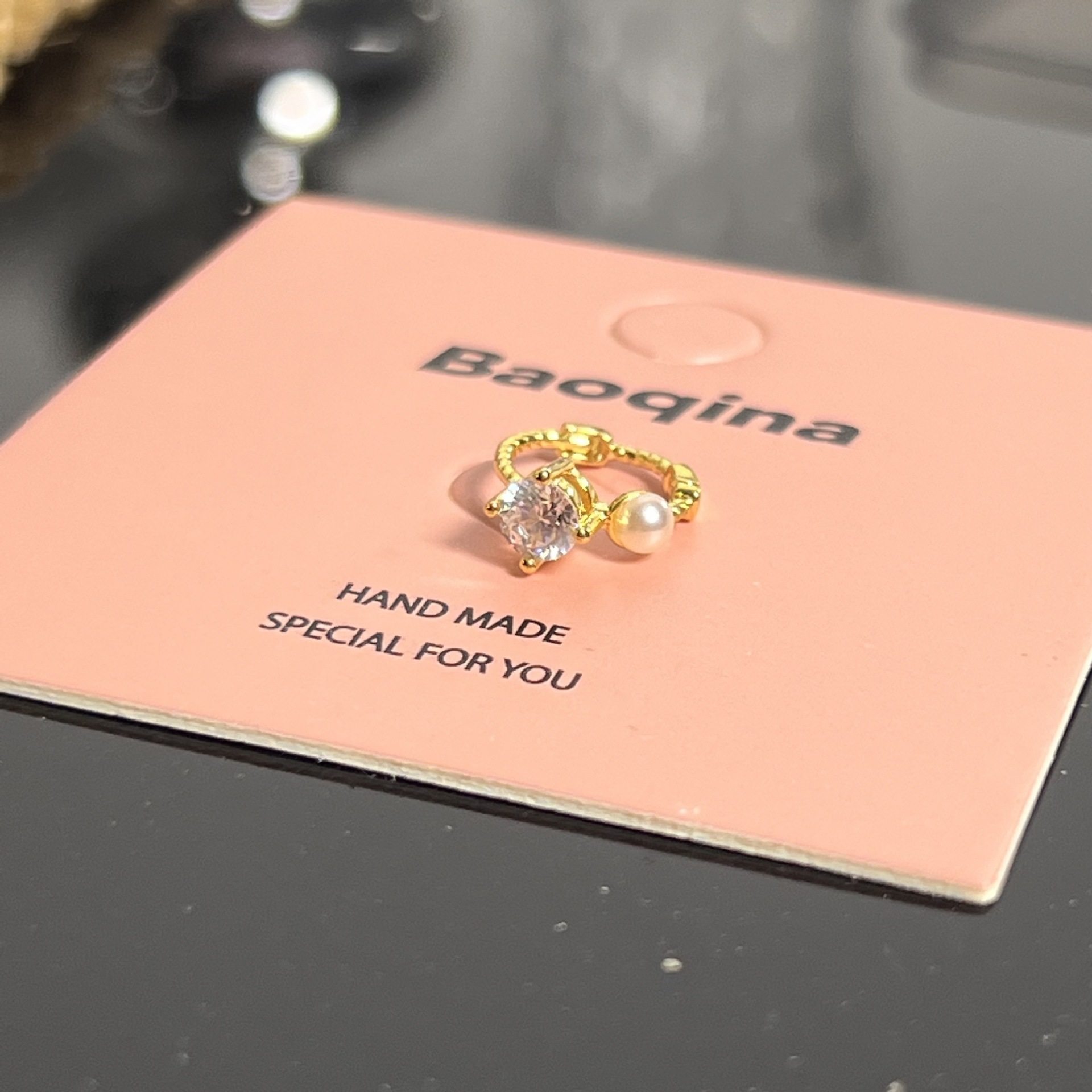 974 ゴールド ホワイト ジルコニウム イヤー ボーン バックル (シングル)