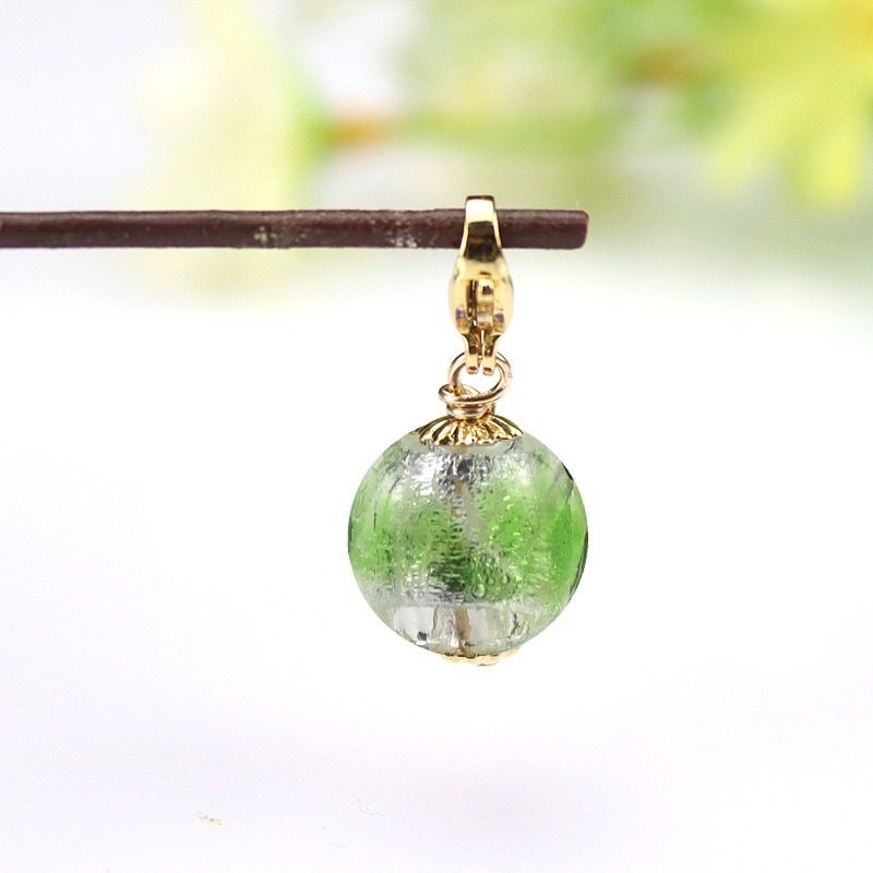 グラスグリーンシルバーフォイルエッセンシャルオイルビーズペンダント（ロブスタークラスプ）