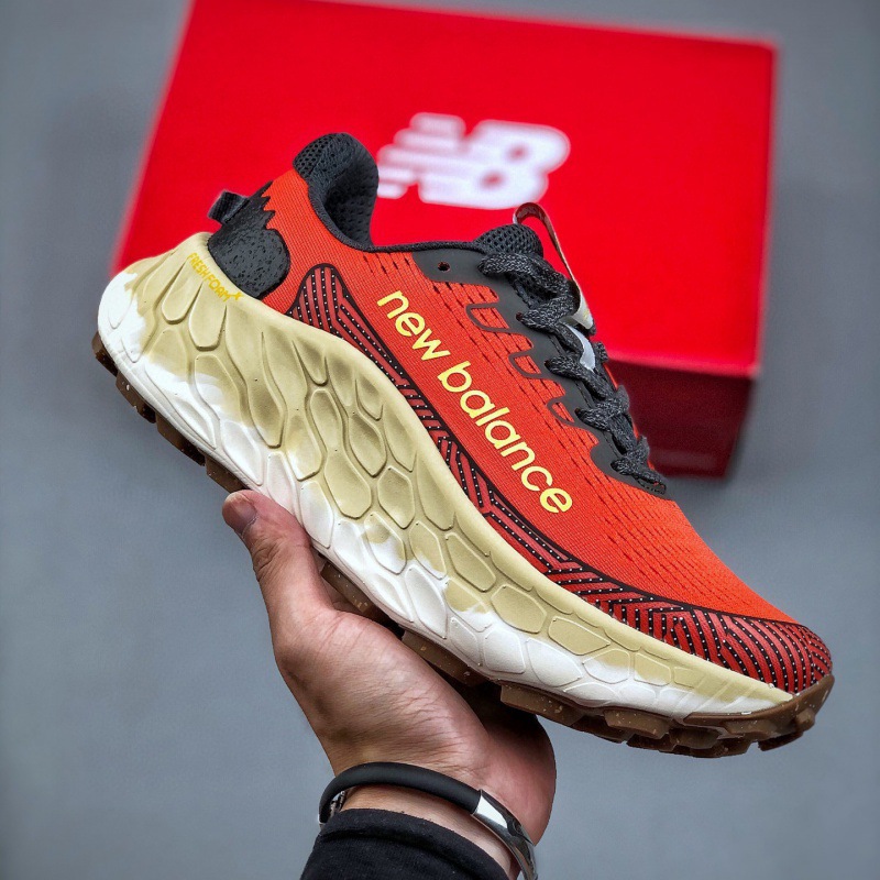 NB V3 赤と黄色