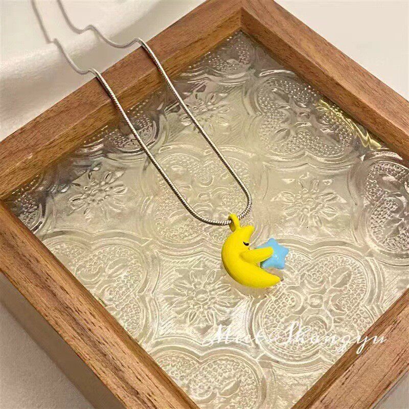 ムーンスターペンダントネックレス
