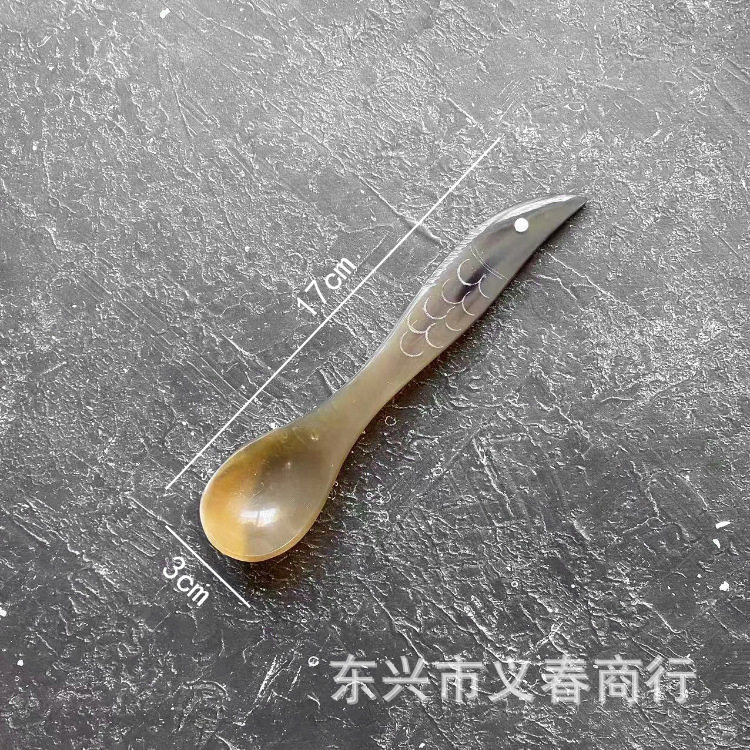 魚のスプーンの長さは17幅3センチです。