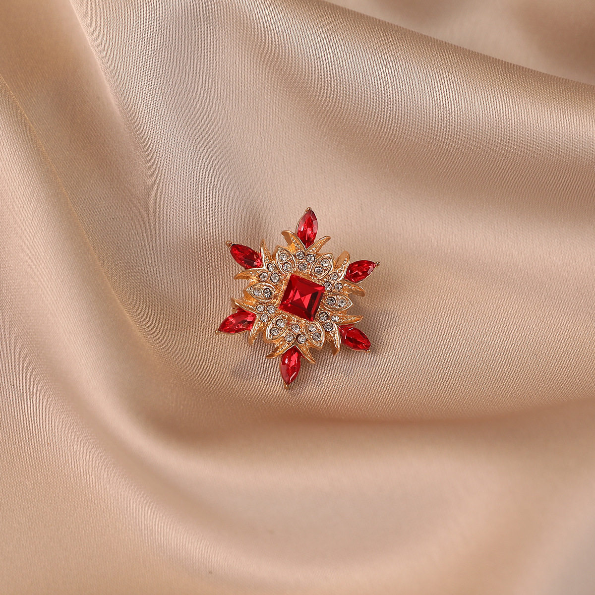 No.588 赤い花びら